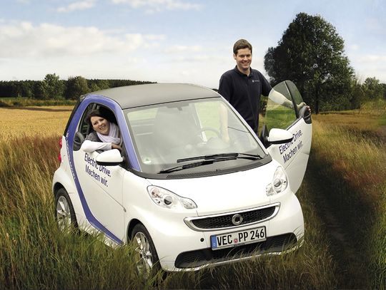 (Auf dem Feld gestrandet? Macht nichts, die Fahrzeuge der ED3-Generation haben eine Reichweite von bis zu 130 Kilometern. Bild: Pöppelmann)