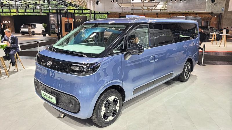 Der E-Deliver 5 ergänzt bei dem chinesischen Hersteller künftig das Transporter-Portfolio. (Bild: Wehner / VCG)