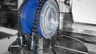 Wer Werkstücke mit spezielleren Konturen bearbeiten will, dem helfen vielleicht die neuen Kettenspanner von Kipp weiter, wie hier beim Fräsen eines so gearteten Bauteils. (Heinrich Kipp Werk)