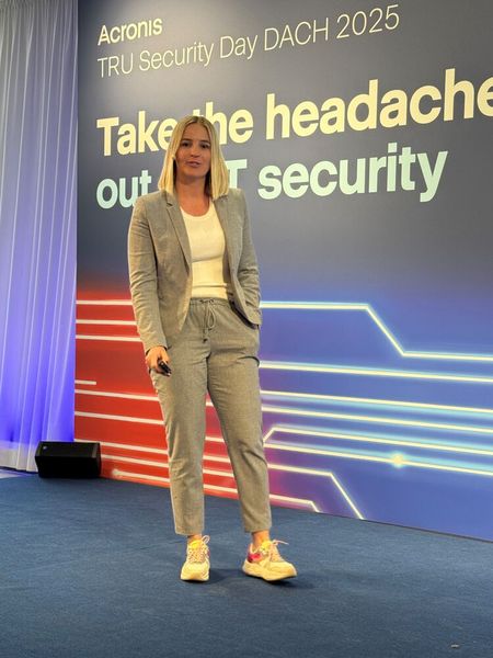 Spannende Einblicke in die Welt der IONOS Cloud gab Emily Raidt, Team Lead Channel Sales von IONOS. (Bild: Vogel IT-Medien GmbH)