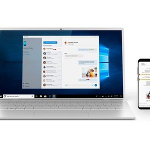Die App „Ihr Smartphone“ stellt bei der neuen Windows-10-Version eine Verbindung zu Android-Smartphones oder iPhones her. Apple-Geräte werden aber nur sehr eingeschränkt unterstützt.