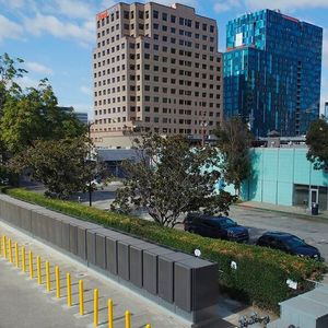 Urbane Dichte: Energie-Module von Bloom Energy beim Mobilfunkanbieter AT&T im kalifornischen San Jose(Bild:  Bloom Energy)