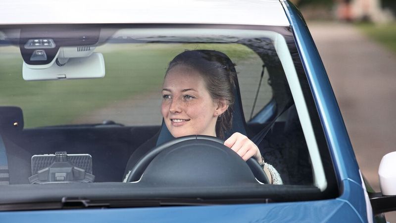 Für junge Menschen in Deutschland ist das Auto nach wie vor attraktiv. Ein großer Teil der Generation Z legt allerdings Wert auf Autos mit umweltfreundlichen Antrieben.(Bild:  sp-x)