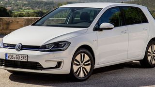 Volkswagen will mit einer eigenen Studie herausgefunden haben: Über den gesamten Lebenszyklus gerechnet, ist die Klimabilanz von E-Autos schon heute besser als die von konventionell betriebenen Modellen. (Volkswagen AG)
