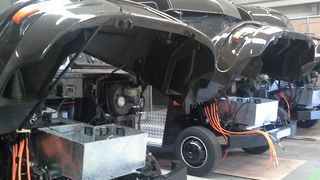 Viele Neuaufträge lassen Spezialist EFA-S die Produktionskapazität für die Entwicklung und die Umrüstung auf Elektro-Lkw erhöhen. (Bild: EFA-S)