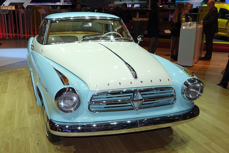 Tradition, die wieder aufleben soll. In Genf war Borgward noch mit einem Oldtimer vor Ort. (Foto: Christian Otto)