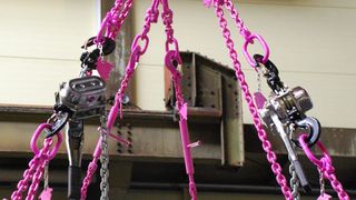 Der „Evers-Kettenbypass“ ist eine flexible, wirtschaftliche und gefahrlose Möglichkeit, Anschlagmittel wie Seile, Ketten oder Hebebänder einfach und sicher in ihrer Nutzlänge zu verändern. Bild: Evers (Archiv: Vogel Business Media)