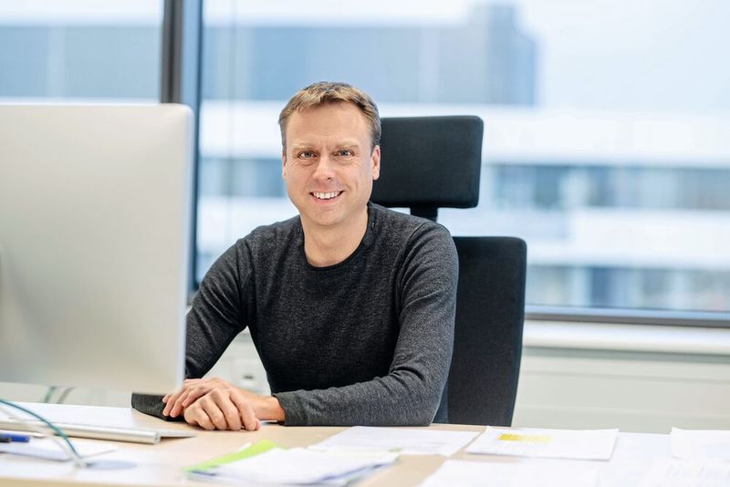 Robert Kumsta leitet den Lehrstuhl für Genetische Psychologie der RUB. (Bild: © RUB, Marquard)