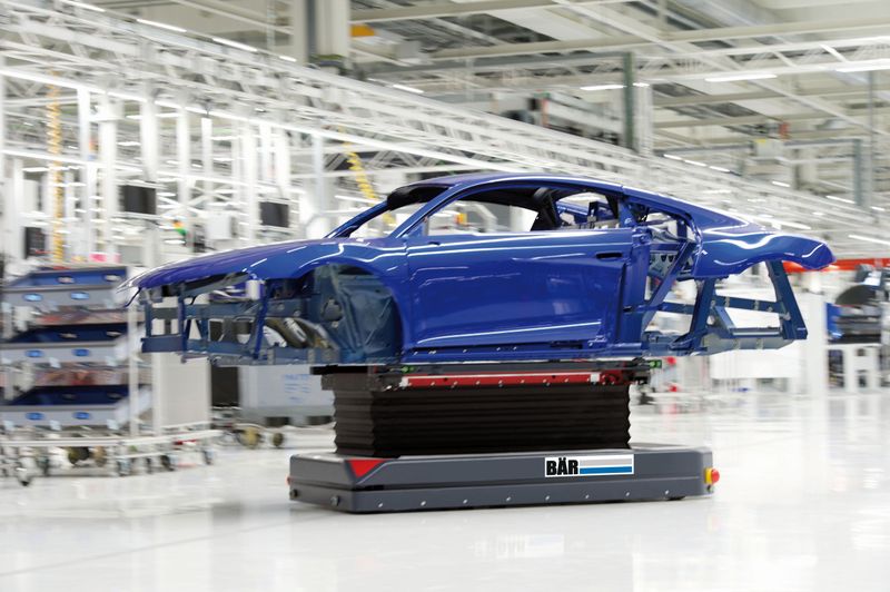 Platz 9: Automobil/Automobilzulieferer mit 11% Burn-Out-Risiko (2% gering, 6% mittel und 3% hoch) Weitere interessante Beiträge zum Thema Burn-Out:- So zaubern Sie den Burnout weg  - Angst vor Burn-Out in Kunststoffindustrie weit verbreitet  - Studie belegt: Erhöhte Burnout-Gefahr bei Projektmanagern - Balance statt Burnout   (Bild: BÄR Automation GmbH, CC-BY-SA 4.0, https://commons.wikimedia.org/w/index.php?curid=39810080) (Bild: BÄR Automation GmbH)