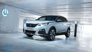 Peugeot wird in Zukunft zunehmend mehr Baureihen elektrifizieren. Den 3008 bieten die Franzosen bereits mit Plug-in-Hybridtechnik an.  (Peugeot)