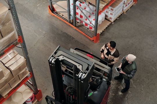 Die Logistik steht unter massivem Druck: Auf der einen Seite glänzende Wachstumsaussichten, auf der anderen Seite Treiber wie die Digitalisierung und wachsende Ansprüche auf Kundenseite. Die Logistik steht unter massivem Druck: Auf der einen Seite glänzende Wachstumsaussichten, auf der anderen Seite Treiber wie die Digitalisierung und wachsende Ansprüche auf Kundenseite.