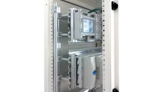 Die Anreihschränke von Lohmeier sind kompatibel zum Verdrahtungsrahmen LSC Air-Stream von Lütze. (Bild: Lohmeier)