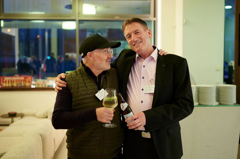 Impressionen vom ELEKTRONIKPRAXIS Frühlingsfest 2023 im Ketterer Kunst mit der Verabschiedung von Johann Wiesböck.  (Bild: © EYE AM CHRIS)