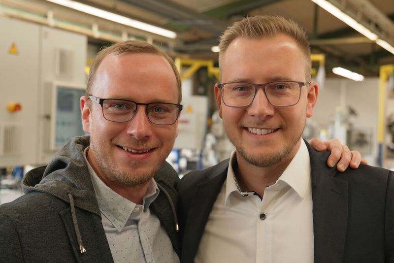 Jan Ohrmann, Marketing Director, und Lukas Reiner, Vertriebsingenieur bei der NESS Wärmetechnik GmbH, betonen die Notwendigkeit, Marketing und Vertrieb zu integrieren, um Relevanz zu schaffen und der Fragmentierung entgegenzuwirken. (Bild: NESS Wärmetechnik GmbH)