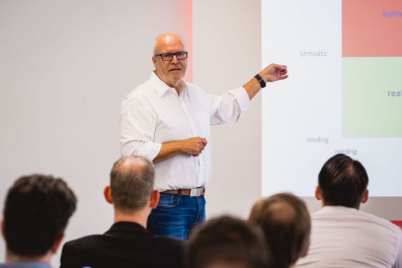 Impressionen vom 24. Würzburger EMS-Tag: Im Mittelpunkt standen aktuelle Branchenthemen, praxisnahe Impulse und insbesondere der persönliche Austausch innerhalb der EMS-Community. (Bild: Stefan Bausewein)