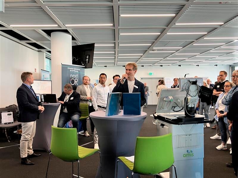 Schließlich wurden auch weitere Unternehmen und ihre Produkte vorgestellt, die an der Messe mit eigenen Ständen beteiligt waren.  (Bild: © Serina Sonsalla / Vogel IT-Medien)