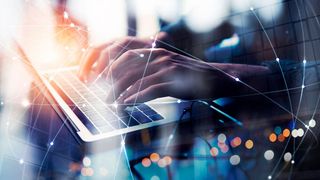 Noch bis Ende des Jahres fördert der Bund den Ausbau von Telekommunikationsnetzen in Gegenden mit einer Downloadgeschwindigkeit von weniger als 100 Megabit pro Sekunde (MBit/s). Diese Schwelle entfällt zum Jahreswechsel (© alphaspirit – stock.adobe.com)