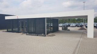 verkaufspavillon-gebaut-von-hacobau-fu--r-vw---skoda-autohaus-kla--sener--gelsenkirchen--1 (HaCoBau Hallen und Container Systeme GmbH)
