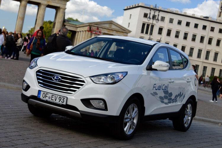 Der ix35 Fuel Cell beschleunigt in 12,5 Sekunden von 0 auf 100 km/h und fährt maximal 160 km/h. (Foto: Hyundai)