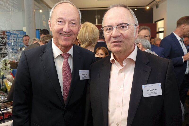 Zu Besuch: (v. li.) VDIK-Präsident Reinhard Zirpel und ZDK-Geschäftsführer Ulrich Köster. (Zietz/»kfz-betrieb«)