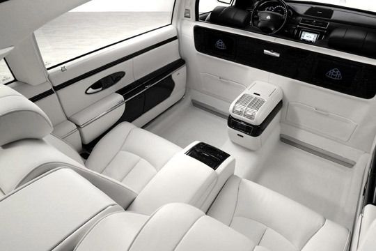 Im Hause Daimler gab es schon häufiger Landaulets - zum Beispiel beim Mercedes 600 Pullman. (Archiv: Vogel Business Media)