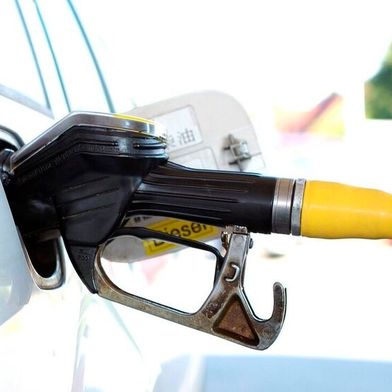 Transport-Unternehmen und Kfz-Betriebe brauchen eine Entlastung: Der ZDK fordert für sie eine Rückerstattung von mehr als 15 Cent pro Liter Diesel. (Bild: frei lizenziert)