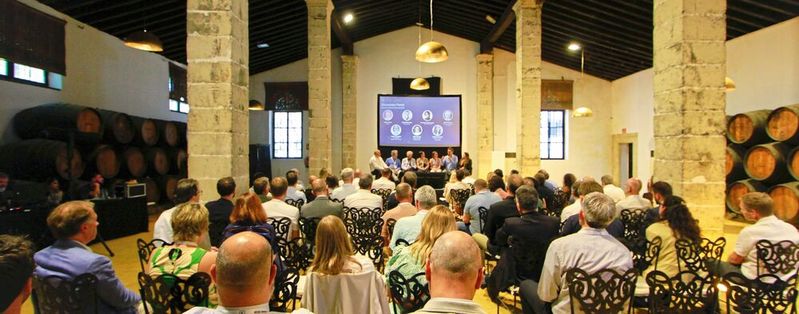 Welche Auswirkungen hat eine PLM-Implementierung auf den Menschen? Das und die Auswirkungen von KI standen im Fokus des Share PLM Summit in Andalusien.(Bild:  Michael Wendenburg)
