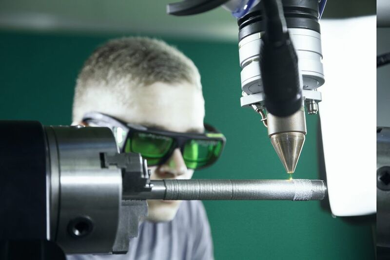 Beschichten eines Sensors mittels dem Direct-Metal-Deposition-Verfahren (DMD). (OR Laser)