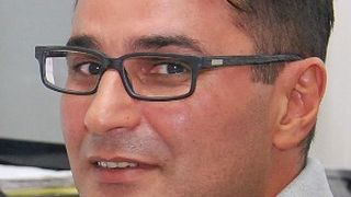 „Im vergangenen Jahr haben wir Ersatzteile im Wert von über 23.000 Euro über Hotas verkaufen können, statt sie zu verschrotten“, sagt Lagerleiter Armando de Castro. (Foto: Wenz)