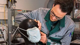 Dekra prüft seit Montag, 23. März 2020, bereits die ersten Muster mit dem erarbeiteten Prüfgrundsatz im Labor in Essen. (Dekra)