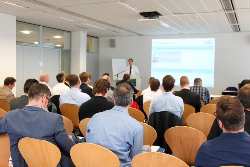 Im Workshop von Dr. Dirk Herzog diskutierten die Teilnehmer Konstruktionsregeln für die Additive Fertigung. (V. Siegl/konstruktionspraxis)
