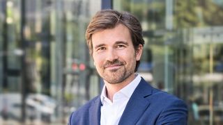 Dr. Philipp Seidel ist Principal bei der Strategieberatung Arthur D. Little und unterstützt Kunden unter anderem bei den Herausforderungen im Bereich der elektrischen Transformation.  (Bild: People-Pictures)