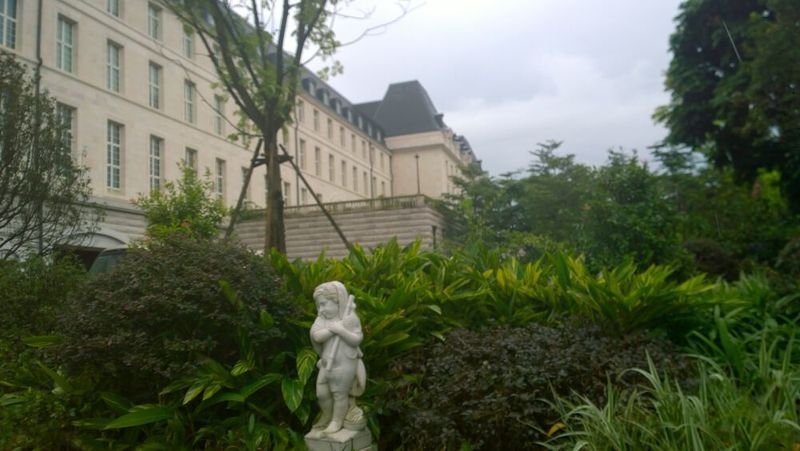 Der Nachbau der Cité Internationale Universitaire de Paris ist ein weiterer der zwölf Komplexe, die moderne Büros und Entwicklungslabore beheimaten. (Vogel IT-Medien)