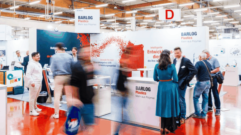 Der Barlog-Messestand auf der letztjährigen Kuteno 2025: Dieses Jahr stehen hier neue PEKK-Compounds sowie PFAS-freie Gleitlagerwerkstoffe im Mittelpunkt.(Bild:  Barlog)