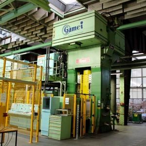 Eine Presse von Gamei ist auch unter den bis 20. Juli zu versteigernden WMF-Systemen.