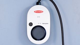 Der Testsieger unter den acht Modellen des Wallbox-Vergleichs vom ADAC ist die Fronius Wattpilot 11 J 2.0 für 940 Euro.  (Bild: Foto©ADAC/Ralph Wagner)