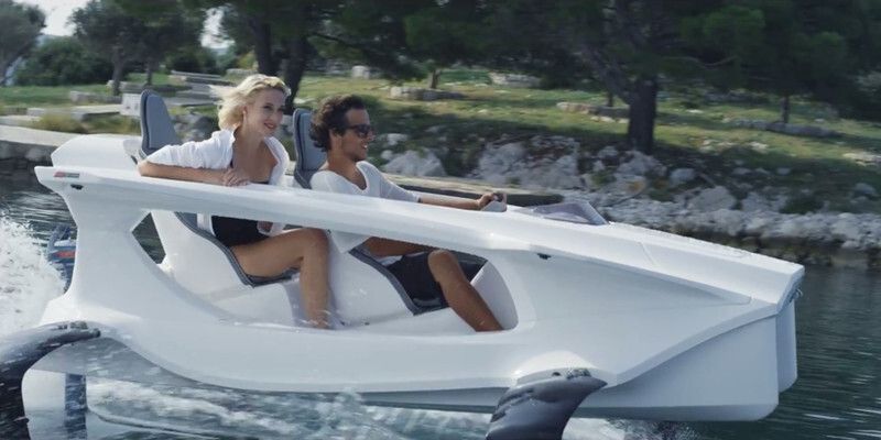 Zum Abheben – das elektrische Tragflächenboot Quadrofoil (Quadrofoil)
