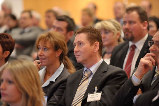 11:10 Uhr: Die Spannung ist kaum noch zum aushalten... (Archiv: Vogel Business Media)