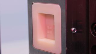 Ein kleines Spritzgießwerkzeug für die Produktion von Loßgröße eins bis etwa 50, das mithilfe von Stratasys-Anlagen 3D-gedruckt wurde... (Bild: Königsreuther)