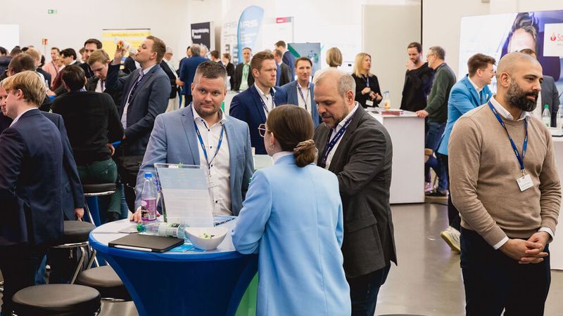 In der begleitenden Ausstellung Rema Expo präsentierten sich 25 Dienstleister mit speziellem Know-how für das Gebrauchtwagengeschäft.  (Bild: Stefan Bausewein)