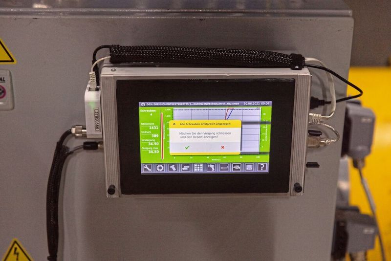 Sichere Montageprozesse durch Überwachung. Die statistische Auswertung durch die Eco2Touch bietet entscheidende Vorteile: Systemtransparenz, Systemanalyse, Schraubenverwaltung und Visualisierung der Prozessdaten als Text und Graphik.  (Hytorc)