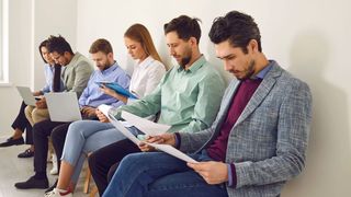 Momentan gibt es knapp 129.000 unbesetzte Stellen in Ingenieur- und IT-Berufen. (Bild: © Studio Romantic – stock.adobe.com)