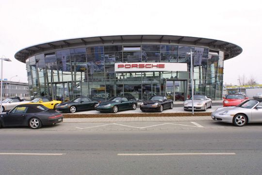 Mit Porsche ist Auto-Scholz in Bamberg und Nürnberg aktiv. (Archiv: Vogel Business Media)