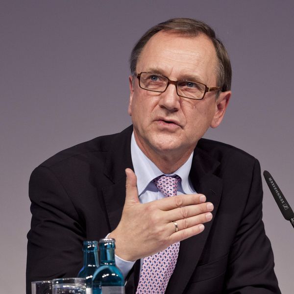 EID-Sprecher und Präsident der Wirtschaftsvereinigung Stahl Hans Jürgen Kerkhoff: „Die Energiewende darf nicht zur Vernichtung von Arbeitsplätzen führen. Dies wird aber eintreten, wenn notwendige Entlastungen von den energiepolitischen Strompreisaufschlägen wie die EEG-Umlage wegfallen.“ (Bild: Stahl-Zentrum, Düsseldorf; Eric Lichtenscheid)