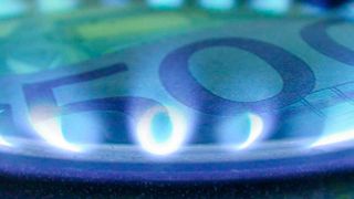 Die Energiekosten in Deutschland sind seit der Coronakrise und dem Ukrainekrieg stark angestiegen, was Gas und Strom betrifft. Die Netzagentur in Bonn hat nun mal geschaut, was sich bis jetzt getan hat. Dabei kam heraus, dass vor allem bei Gas noch Luft nach unten ist. (Bild: Löllenbrandt)