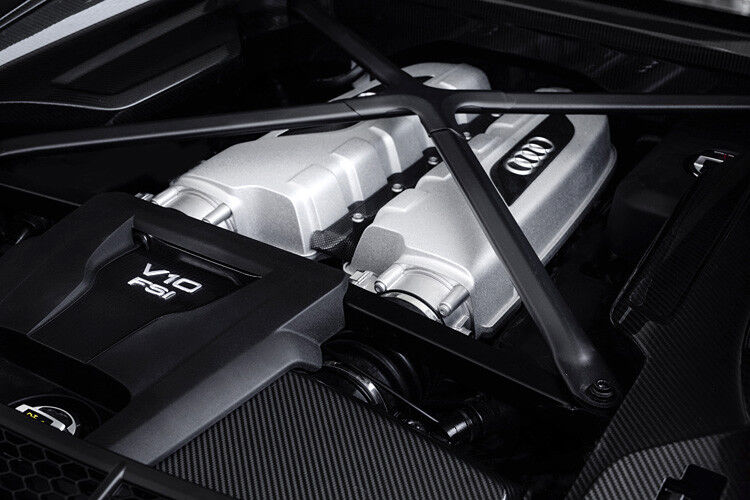 Der Motor des neuen R8 ist in zwei Ausführungen erhältlich: mit 5,2 Liter Hubraum und 397 kW/540 PS sowie 449 kW/610 PS. Und das alles ganz ohne Turbo, wie bei Ferrari oder McLaren. (Foto: Audi)