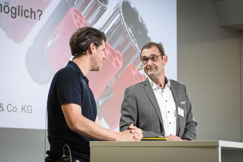 Steckverbinderkongress 2023 Tag 2: Kongress mit Trendthemen von PCF über DC-Steckverbinder, Hybridsteckverbinder, Qualifizierung, Single Pair Ethernet, Hands-on Workshops bis zu 3D-Druck und Konfektionierung. (Bild: Stefan Bausewein)