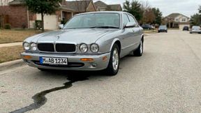 In dem Fall ging es um den undichten Kühlkreislauf eines gebrauchten Jaguars.  (Bild: Gemini / KI-generiert)