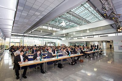 Die gut besuchte Veranstaltung zählte gut 200 interessierte Zoll- und Logistikexperten.   Bild: IX-Media/AEB (Archiv: Vogel Business Media)