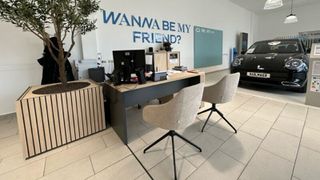 Das Autohaus Radlmaier in München gehört zu den ersten Partnern der chinesischen Marke Ora. (Bild: Autohaus Radlmaier)